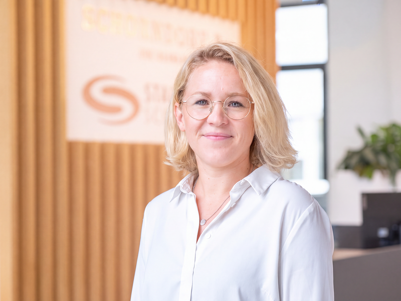 Portraitbild von Mitarbeiterin Kira Heiter